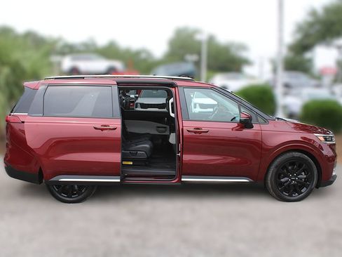 Used 2023 Kia Carnival SX Prestige FWD image 6