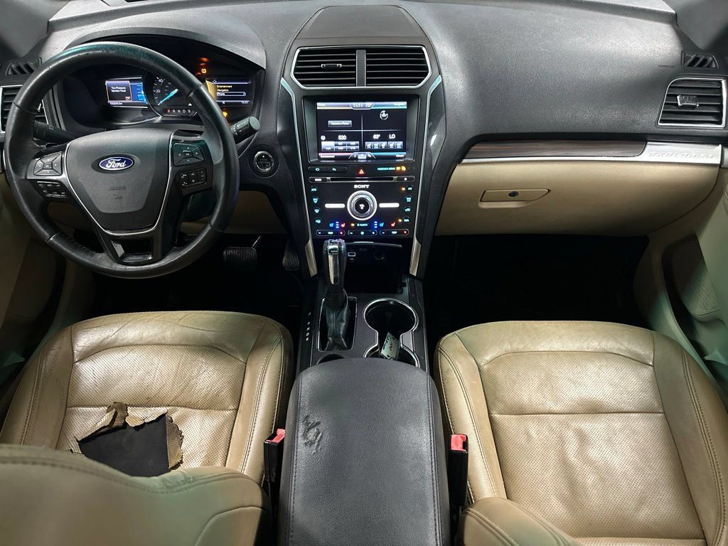 Used 2016 Ford Explorer Limited FWD image 3