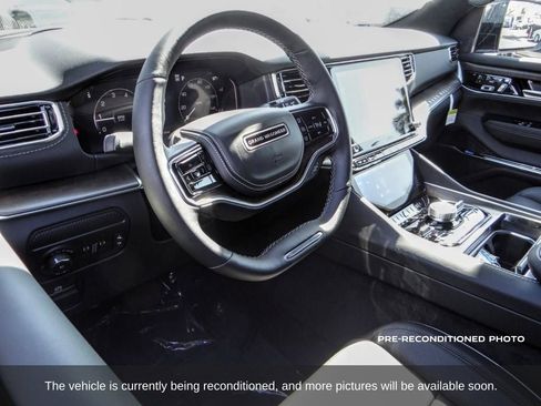 Used 2023 Jeep Grand Wagoneer Series II image 6