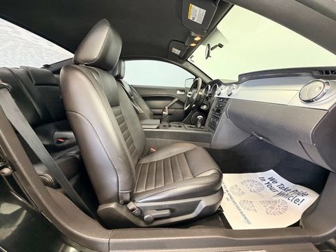 Used 2006 Ford Mustang GT RWD image 8