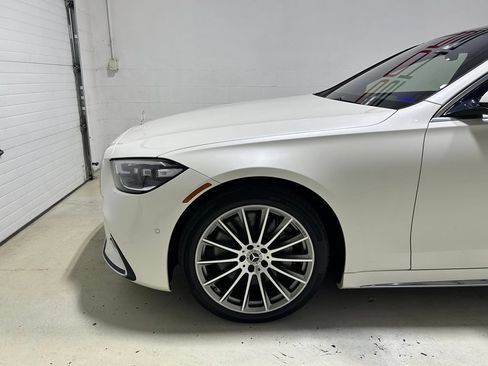 Used 2022 Mercedes-Benz S 580 4MATIC Sedan w/ AMG Line Package image 3