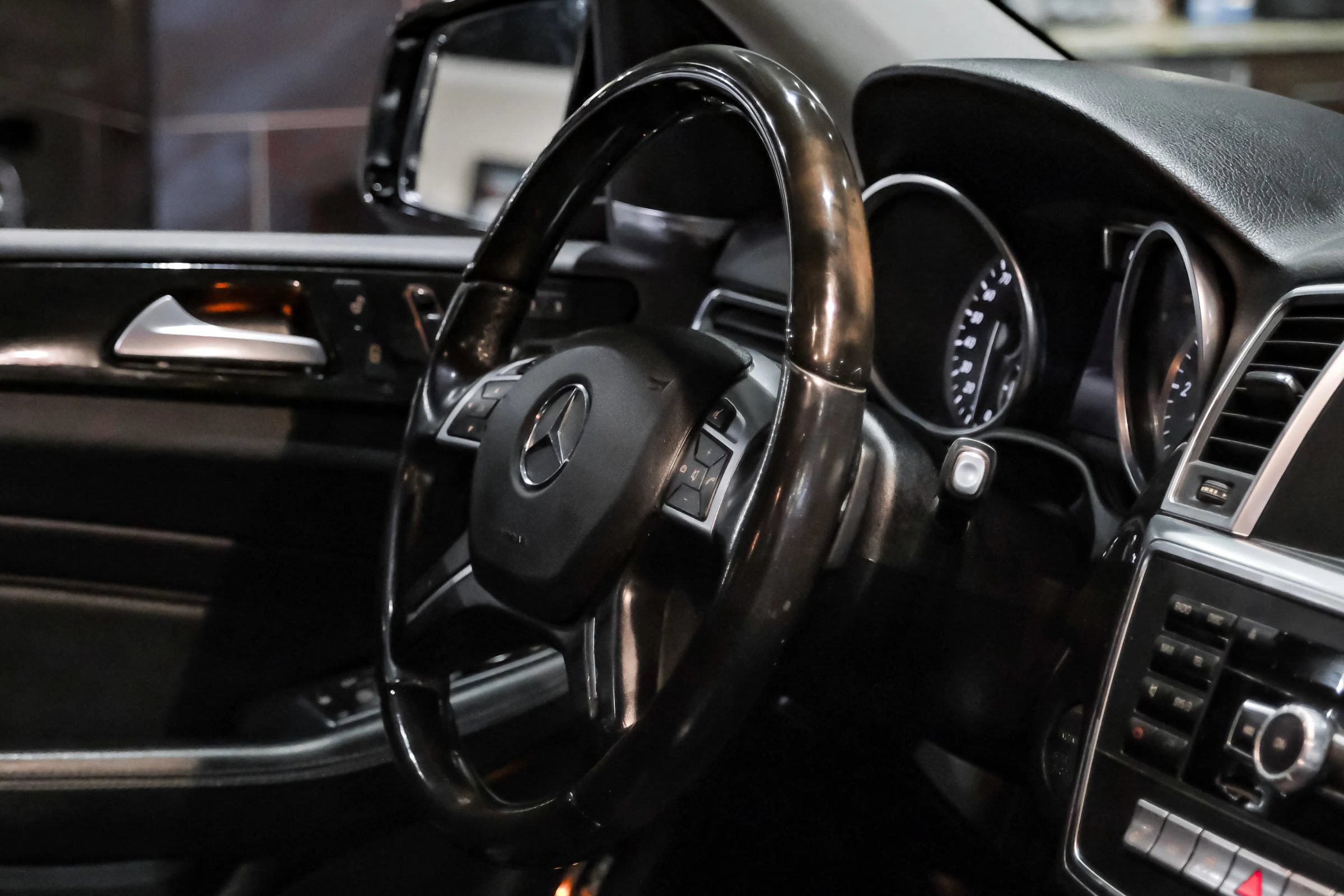 Used 2015 Mercedes-Benz ML 250 BlueTEC 4MATIC image 13