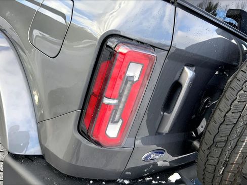 Used 2022 Ford Bronco Outer Banks image 25