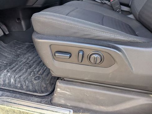 Used 2022 Chevrolet Silverado 2500 LT w/ Convenience Package AWD/4WD image 17
