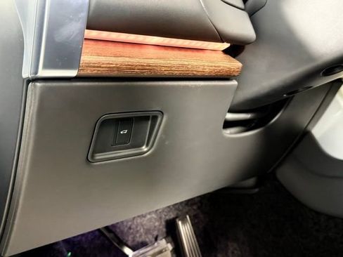 New 2025 Land Rover Range Rover Autobiography image 11