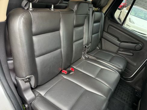 Used 2010 Ford Explorer Sport Trac Limited image 8