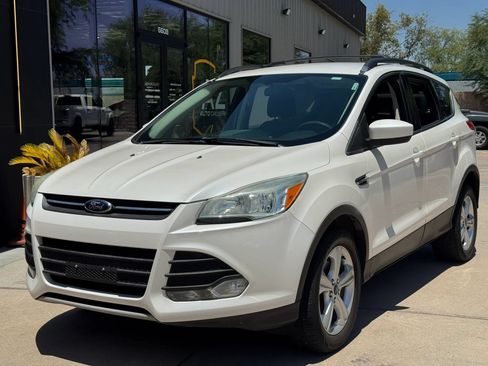 Used 2013 Ford Escape SE FWD image 2