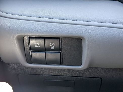 Used 2023 Toyota Highlander L FWD image 23