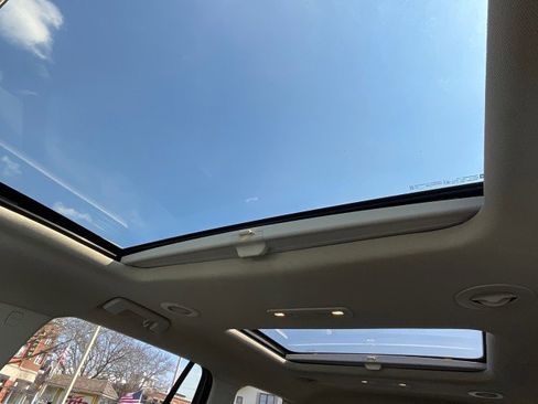 Used 2021 GMC Acadia Denali w/ Denali Technology Package image 5