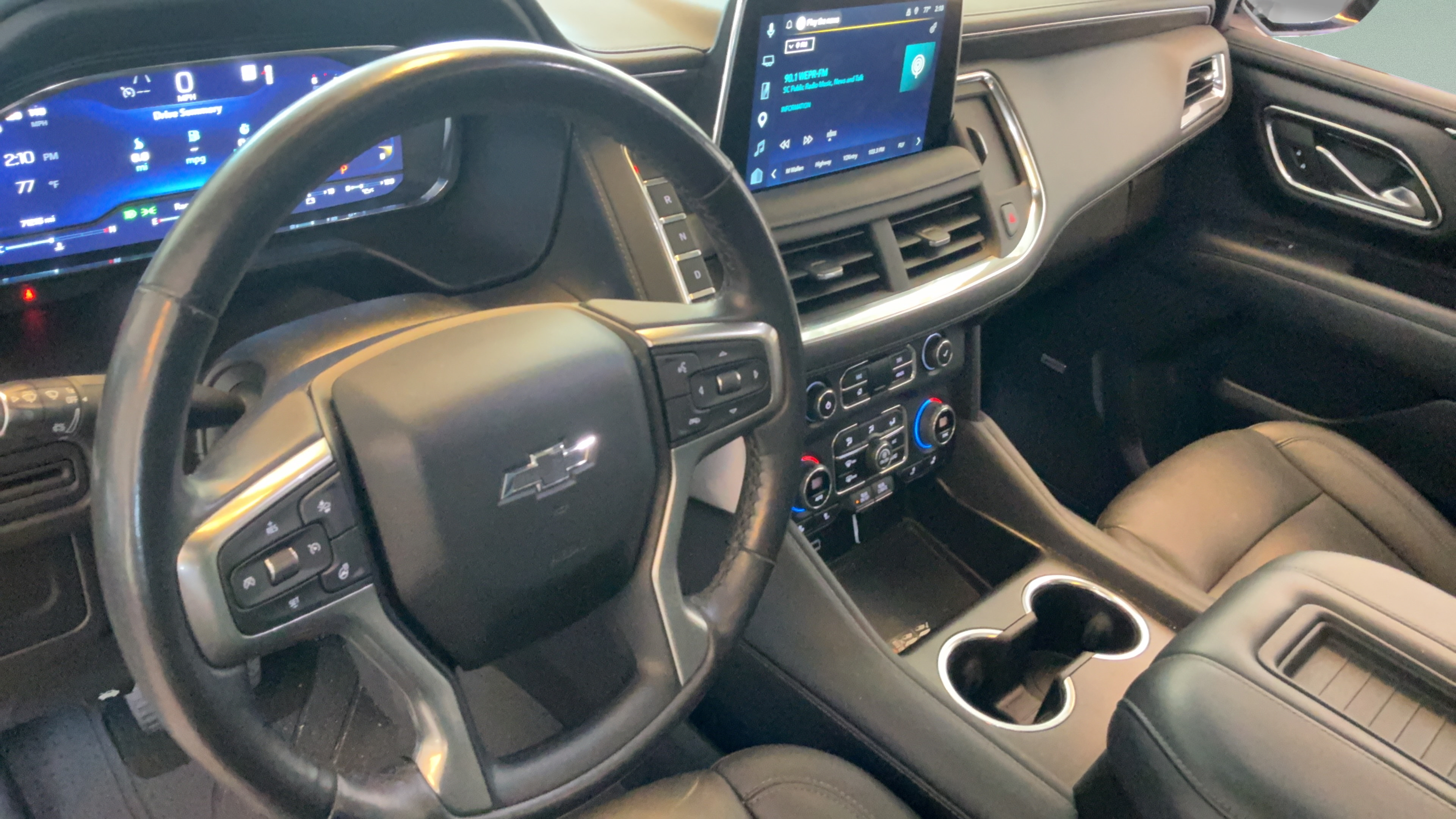 Used 2023 Chevrolet Tahoe Z71 w/ Luxury Package AWD/4WD image 25