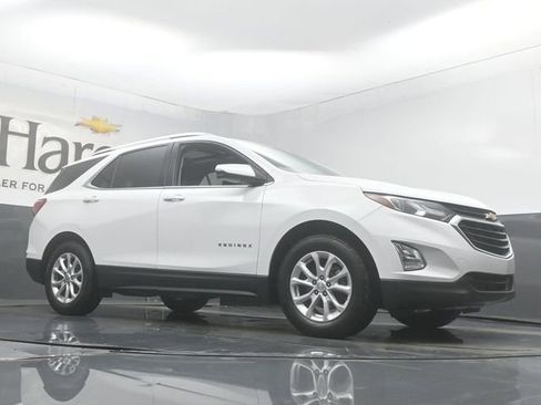 Used 2019 Chevrolet Equinox LT FWD image 2