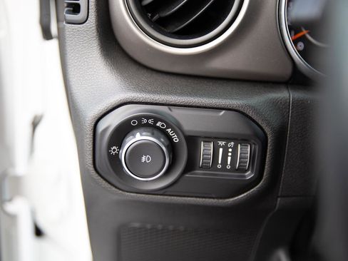 Used 2020 Jeep Wrangler Unlimited Sport S image 18