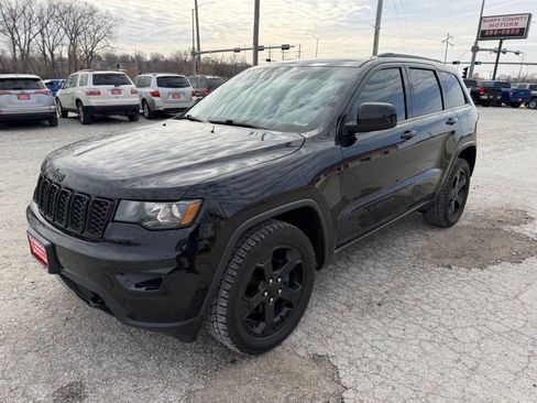 Used 2018 Jeep Grand Cherokee Laredo image 7