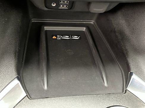 Certified 2023 Chevrolet Traverse LT w/ LT Premium Package AWD/4WD image 29