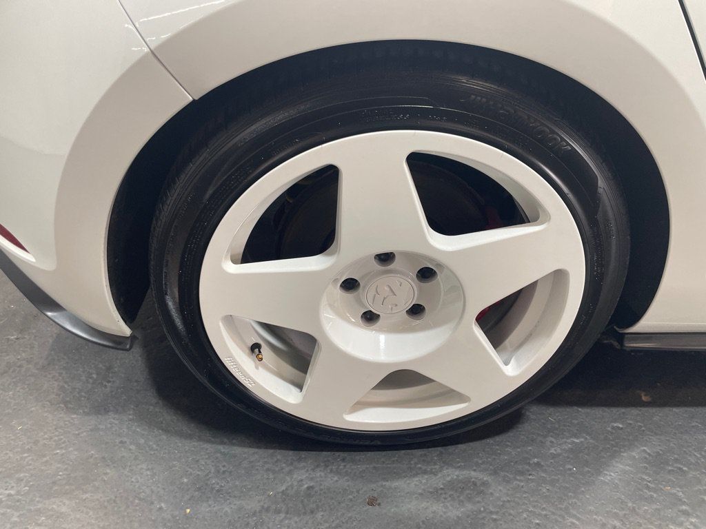 Used 2020 Volkswagen Golf 4-Door FWD image 17