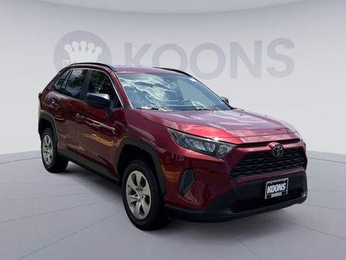 Used 2021 Toyota RAV4 LE w/ Carpet Mat Package (TMS) AWD/4WD image 10