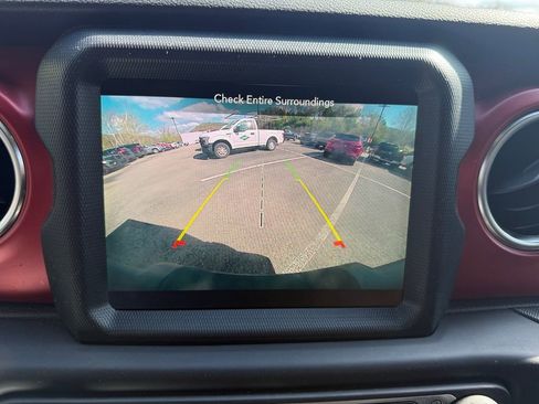 Used 2023 Jeep Wrangler Rubicon image 18