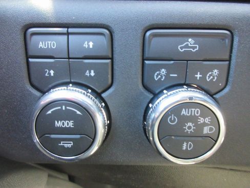 New 2026 GMC Sierra 3500 SLE w/ SLE Value Package AWD/4WD image 16