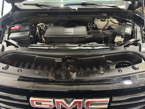 Used 2021 GMC Yukon AT4 w/ Rear Media and Nav Package AWD/4WD image 40