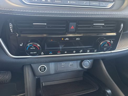 Used 2021 Nissan Rogue SL image 22