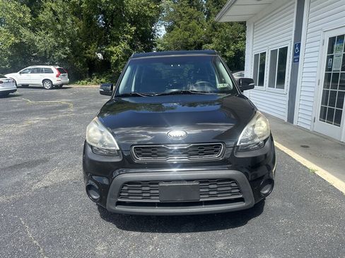Used 2013 Kia Soul + FWD image 2