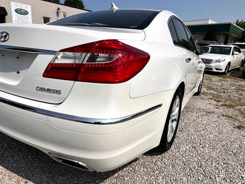 Used 2012 Hyundai Genesis 3.8 image 11