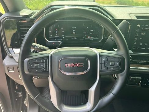 Used 2025 GMC Sierra 1500 Elevation AWD/4WD image 9