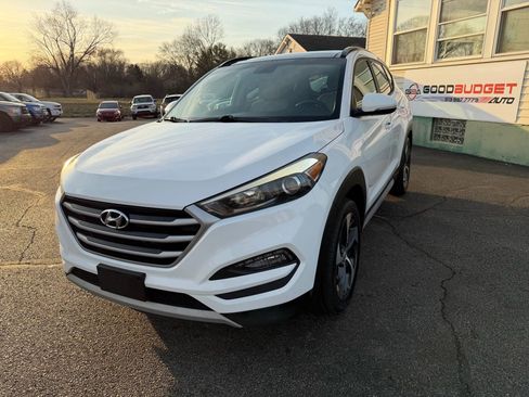 Used 2018 Hyundai Tucson Value w/ Cargo Package image 1