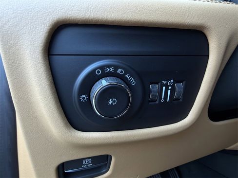 New 2025 Jeep Grand Cherokee L Summit image 19