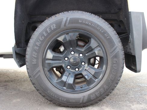 Used 2018 Chevrolet Silverado 1500 LT w/ All Star Edition image 40