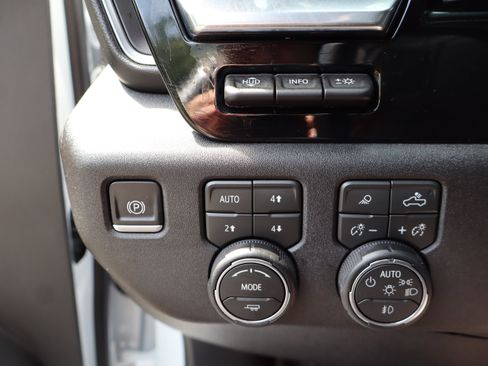 Used 2026 Chevrolet Silverado 2500 LTZ w/ LTZ Plus Package AWD/4WD image 43