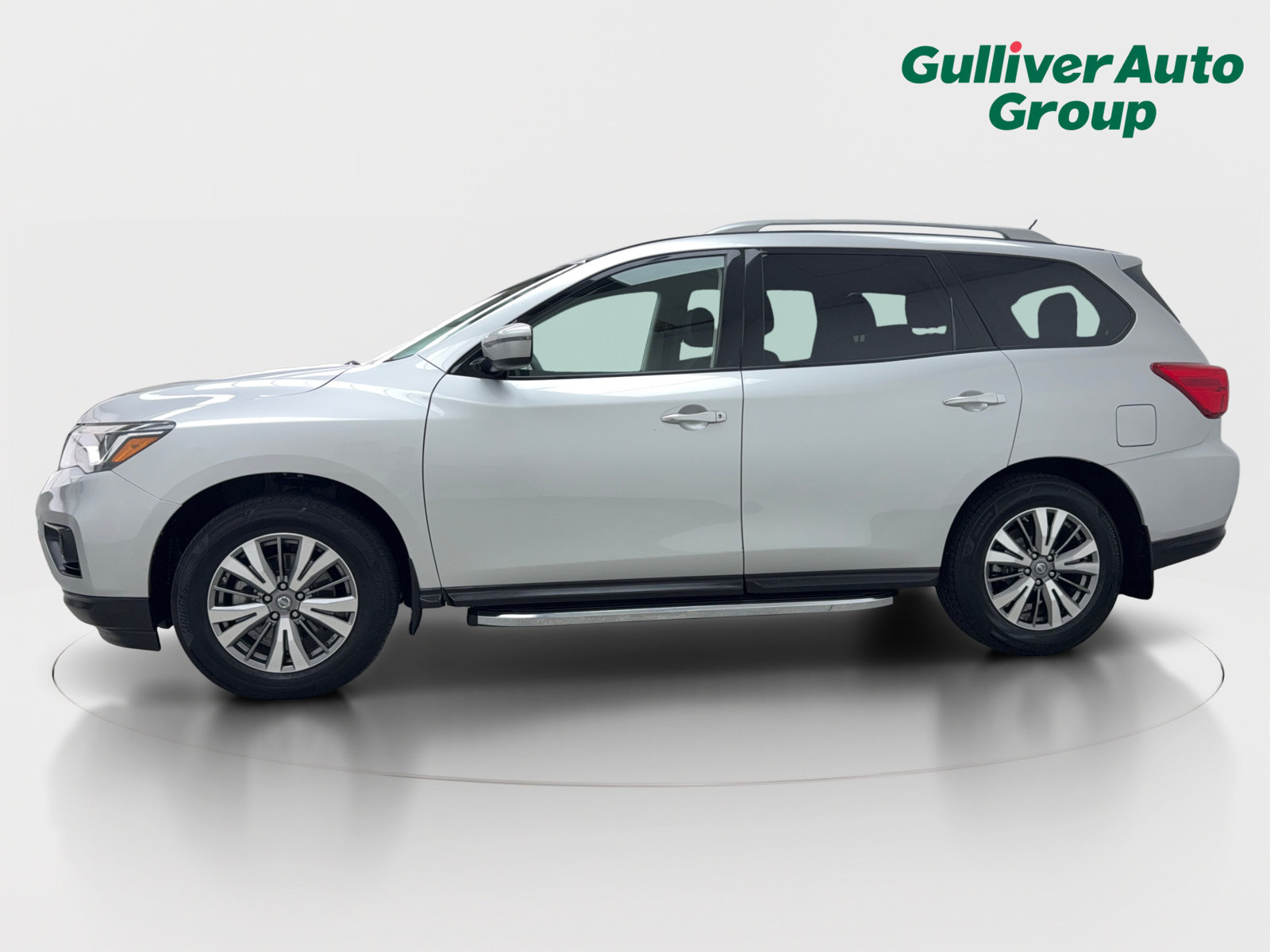 Used 2018 Nissan Pathfinder S FWD image 3