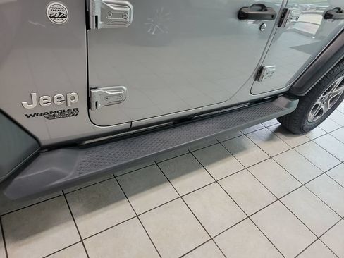 Certified 2020 Jeep Wrangler Unlimited Sport S AWD/4WD image 18