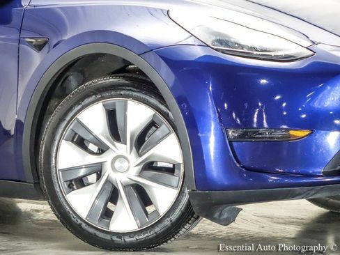 Used 2020 Tesla Model Y Long Range image 3