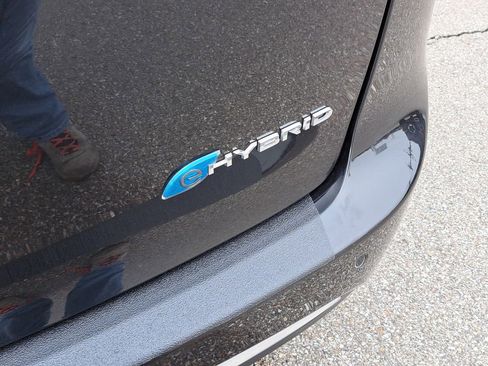 Used 2024 Chrysler Pacifica Select image 7