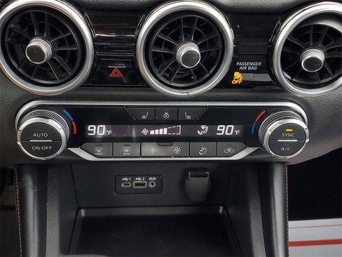 Used 2022 Nissan Sentra SR w/ SR Premium Package image 26