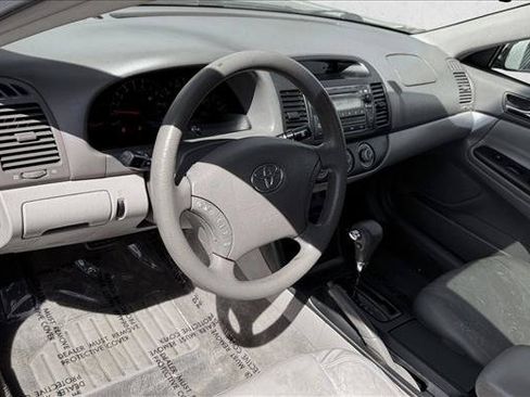 Used 2005 Toyota Camry LE FWD image 11