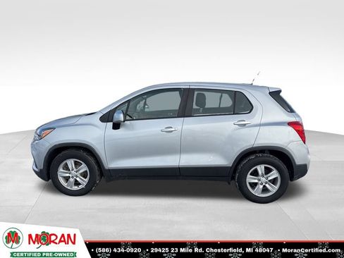 Used 2020 Chevrolet Trax LS image 2