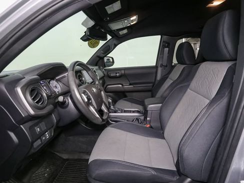 Used 2021 Toyota Tacoma TRD Sport w/ TRD Premium Sport Package AWD/4WD image 34