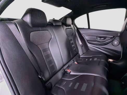 Used 2017 BMW M3 RWD image 28