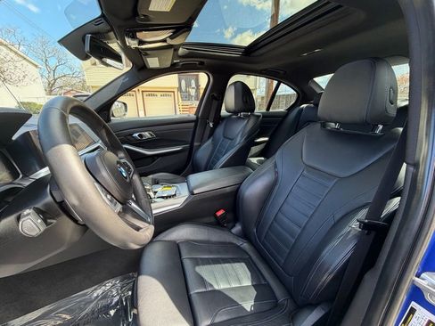 Used 2019 BMW 330i xDrive Sedan w/ M Sport Package AWD/4WD image 10