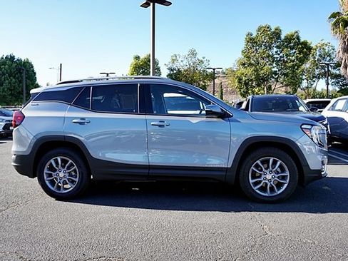 Used 2024 GMC Terrain SLT AWD/4WD image 7