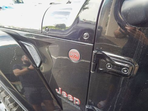 Used 2019 Jeep Wrangler Unlimited Rubicon AWD/4WD image 9