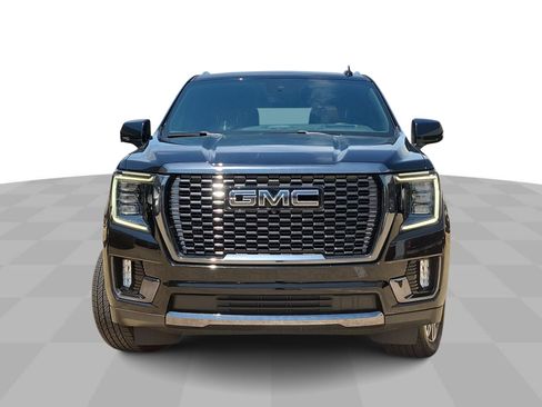 Used 2023 GMC Yukon Denali Ultimate AWD/4WD image 3