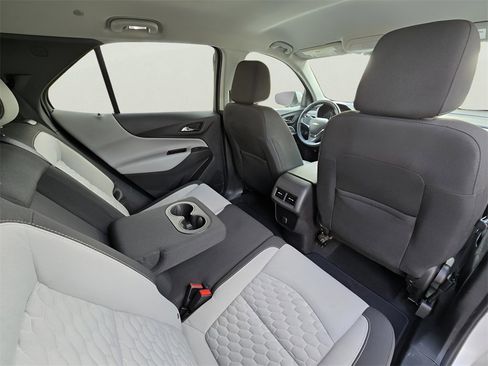 Used 2018 Chevrolet Equinox LT image 11