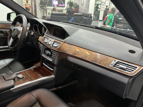 Used 2014 Mercedes-Benz E 350 Sedan image 54