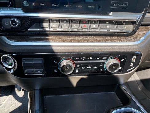 Used 2022 Chevrolet Silverado 1500 RST w/ Convenience Package II AWD/4WD image 29