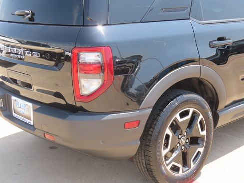 Used 2023 Ford Bronco Sport Outer Banks w/ Tech Package AWD/4WD image 12
