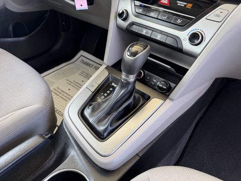 Used 2018 Hyundai Elantra SE w/ SE Connectivity Package 04 image 22