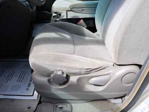 Used 2004 Toyota Sienna CE FWD image 6
